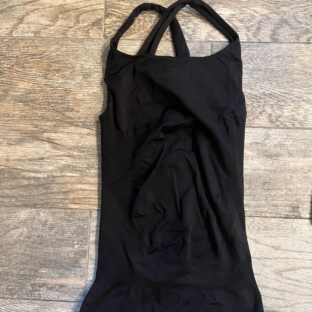 Blanqi maternity racerback top (size small)